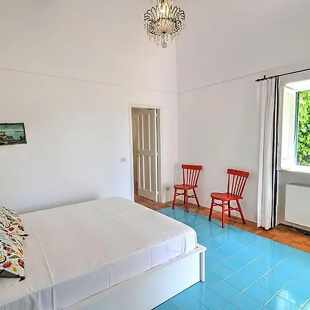 Sleeps 13 Pool Air Con Wifi Κάπρι