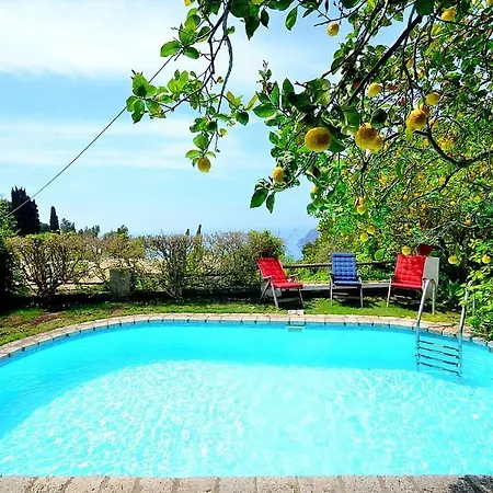 Sleeps 13 Pool Air Con Wifi Κάπρι
