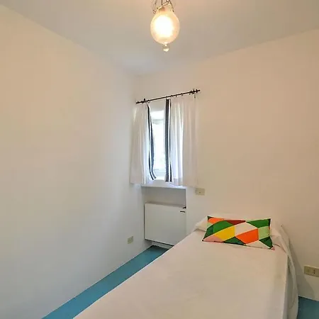 Sleeps 13 Pool Air Con Wifi Κάπρι